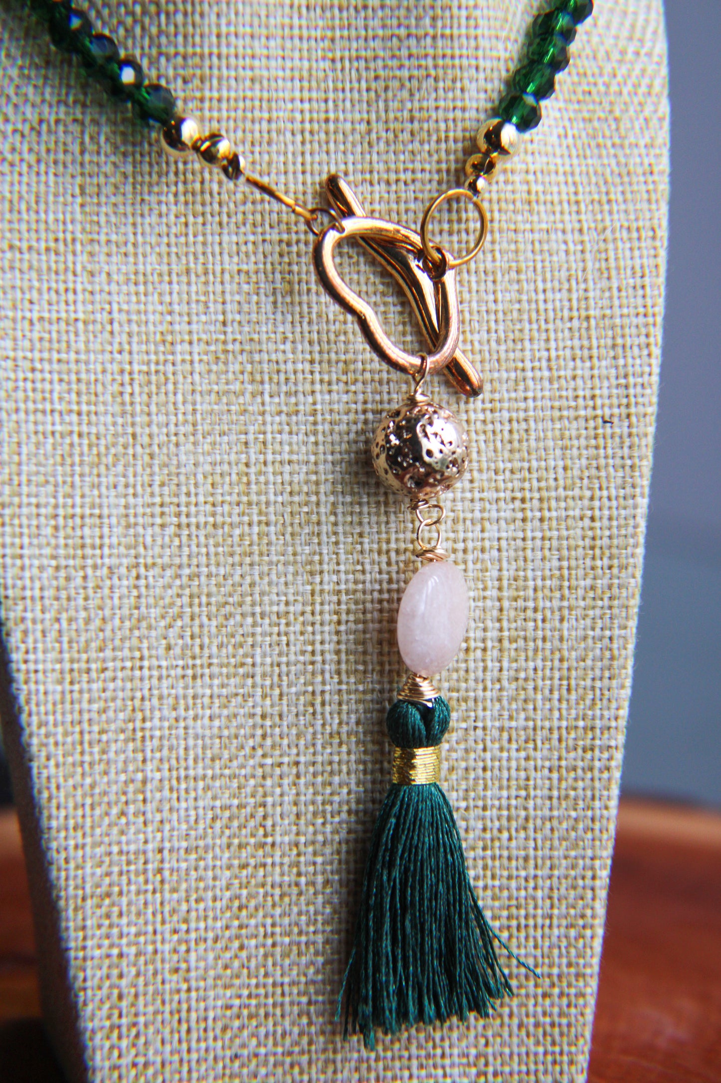 Elegant Tassel Lumière Necklace