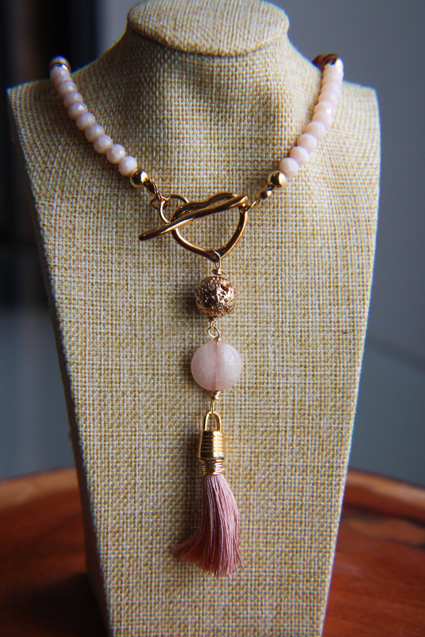 Elegant Tassel Lumière Necklace