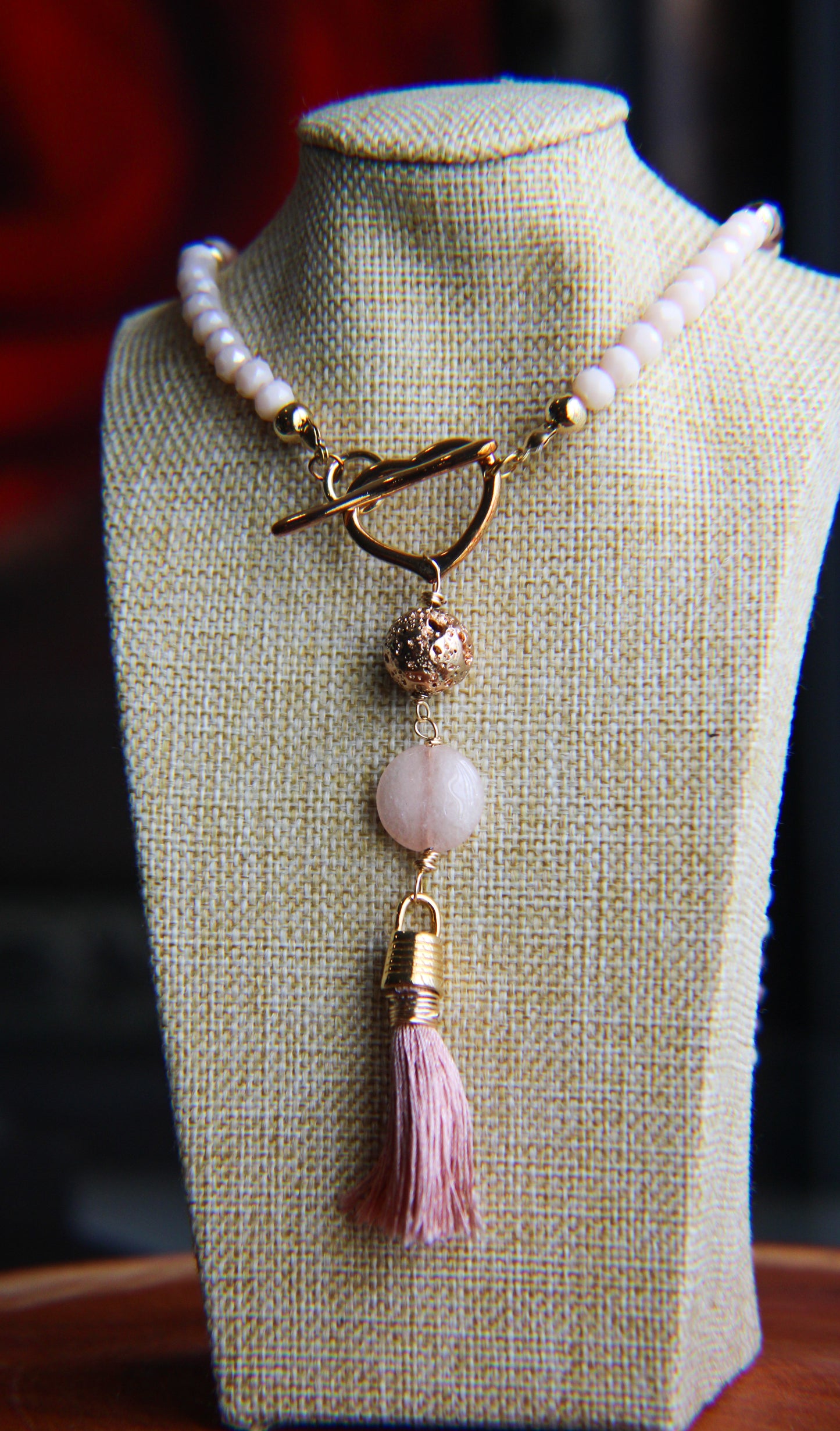 Elegant Tassel Lumière Necklace